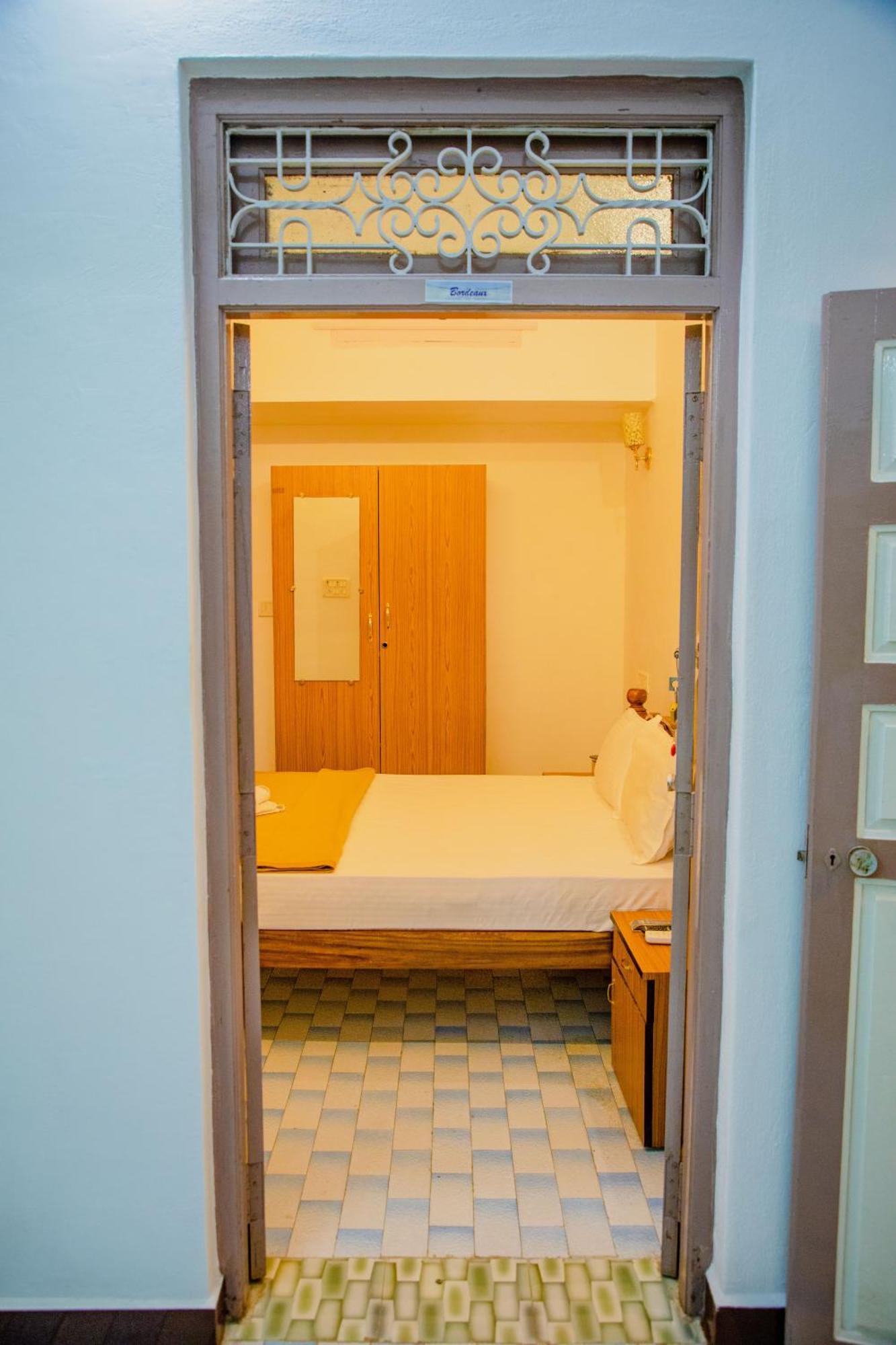 Maison Blanche Near Rock Beach Hotel Pondicherry Exterior foto