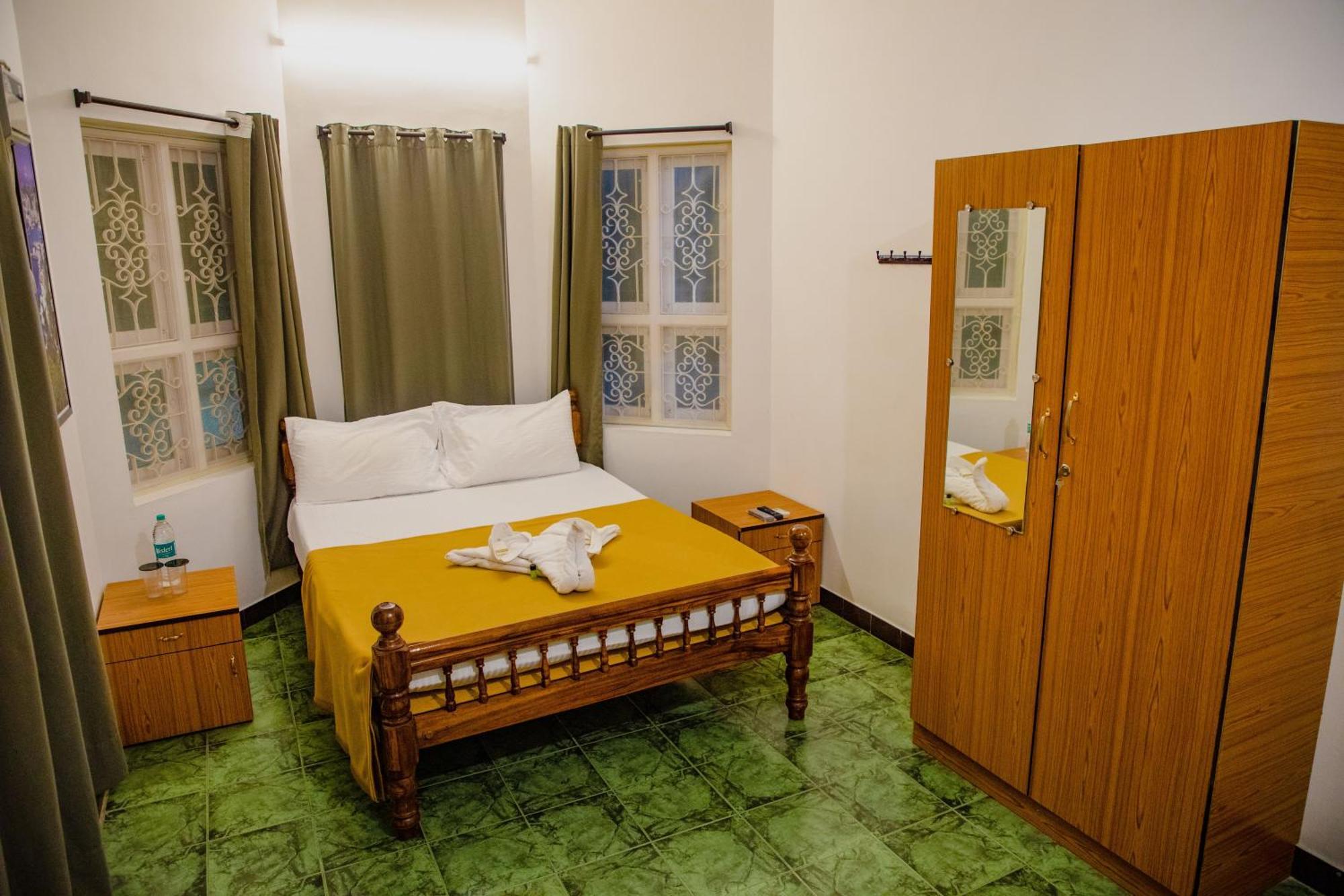 Maison Blanche Near Rock Beach Hotel Pondicherry Exterior foto